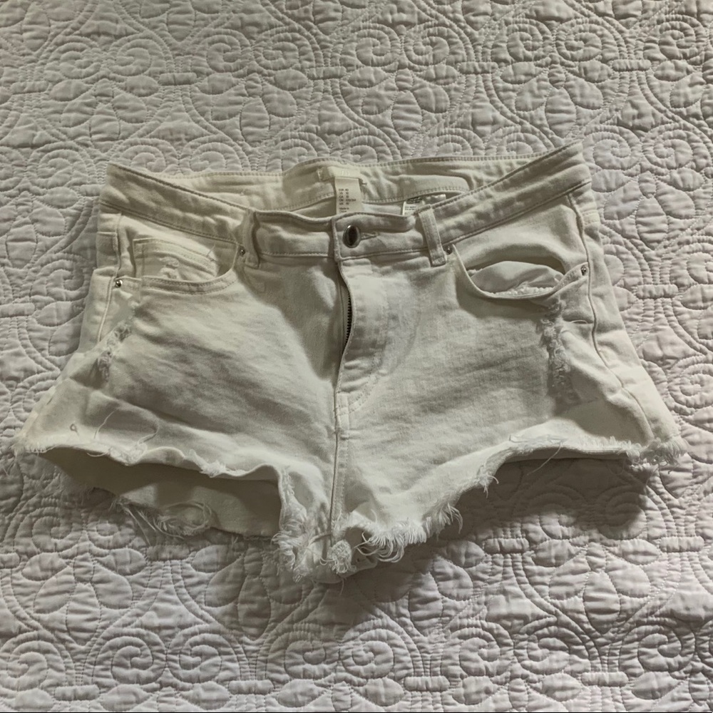 H&M white distressed blue jean shorts